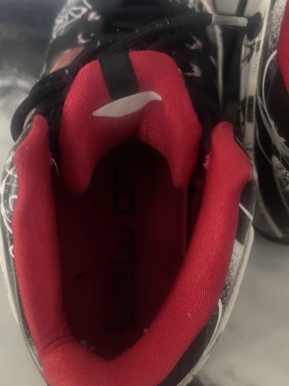 Nike Black and Red High-Top Basketball Shoes with Graphic White LeBron 11 Graffi - Picture 3 of 5